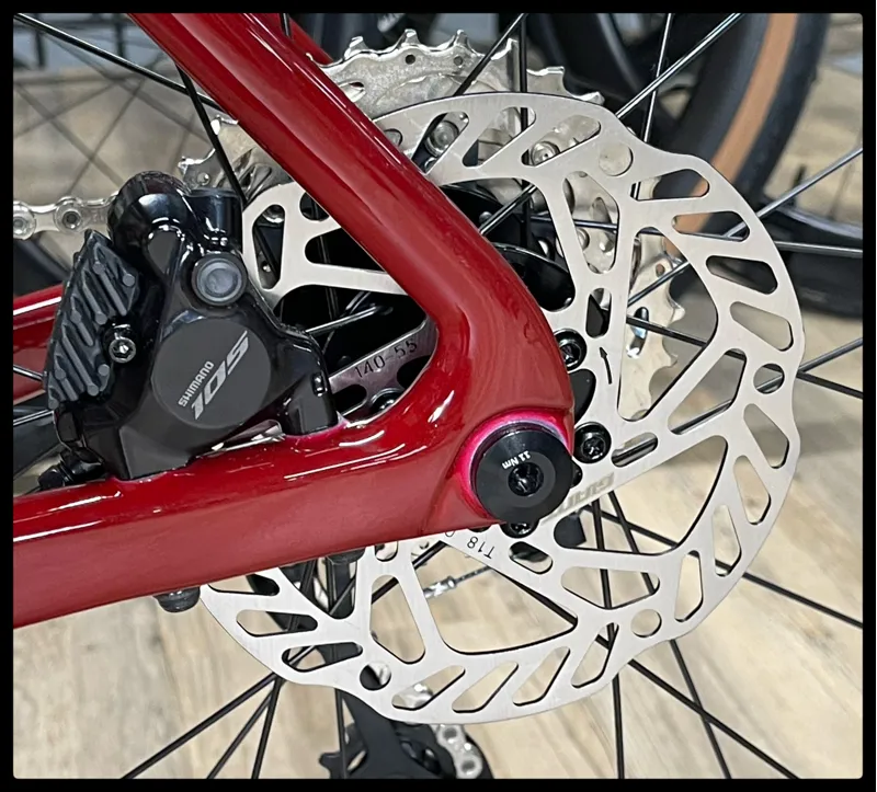 Giant Propel Advanced 2 Medium Pure Red 2024-6